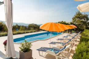 Rustic Villa Florice with a pool